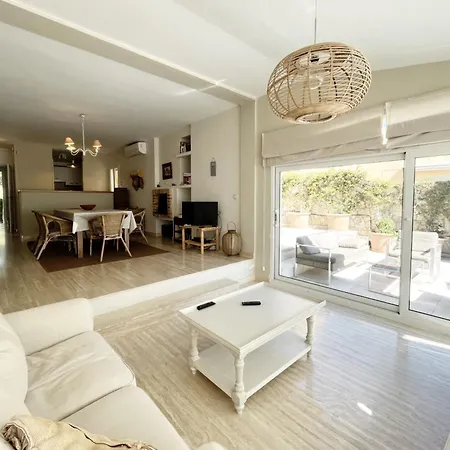 Villa Catalina Stunning 4bedroom With Air Conditioning Sea Views & Private Swimming Pool Ideal For Families