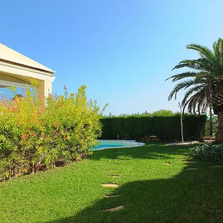 Catalina Stunning 4bedroom With Air Conditioning Sea Views & Private Swimming Pool Ideal For Families فيلة *