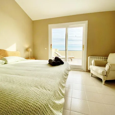 Catalina Stunning 4bedroom With Air Conditioning Sea Views & Private Swimming Pool Ideal For Families فيلة *