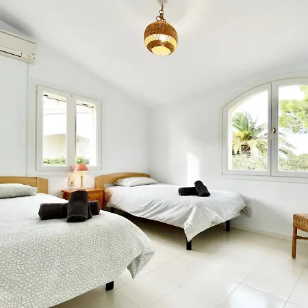 فيلة Catalina Stunning 4bedroom With Air Conditioning Sea Views & Private Swimming Pool Ideal For Families
