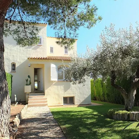 Catalina Stunning 4bedroom With Air Conditioning Sea Views & Private Swimming Pool Ideal For Families لاميتّيا ذي مار