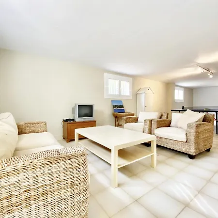 Catalina Stunning 4bedroom With Air Conditioning Sea Views & Private Swimming Pool Ideal For Families *