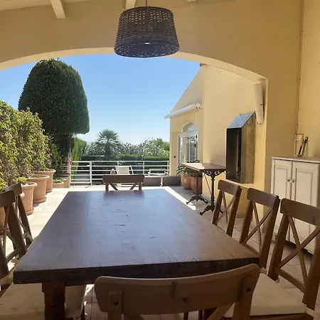 Catalina Stunning 4bedroom With Air Conditioning Sea Views & Private Swimming Pool Ideal For Families فيلة لاميتّيا ذي مار